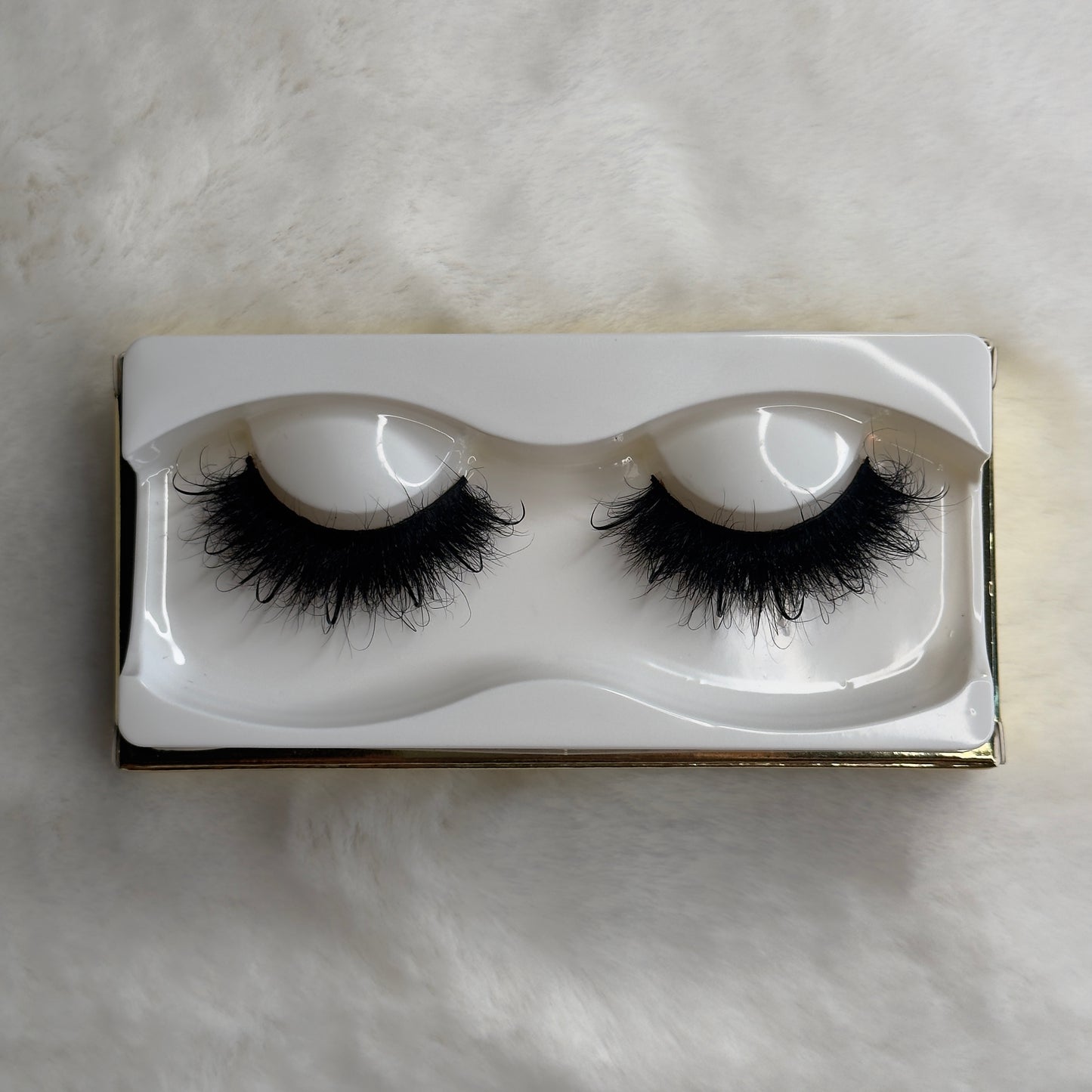 Nina Lashes