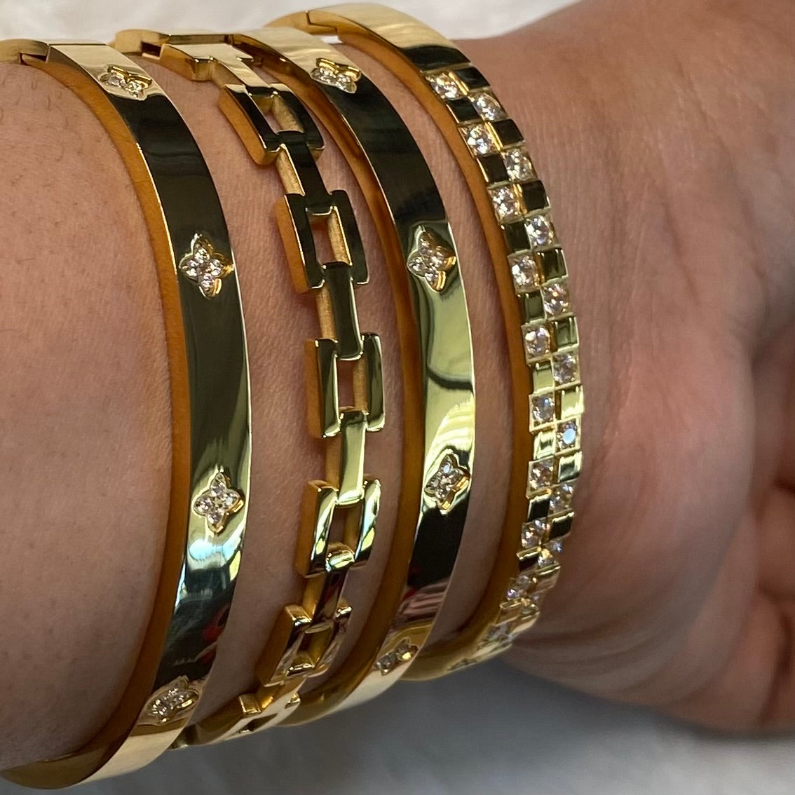 Bia Bangles